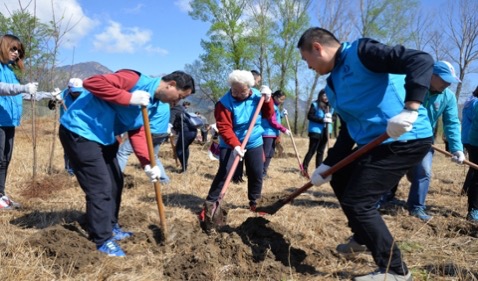 电竞牛电竞植树小程序上线 动动手指可“植树” | 电竞牛“我为气候种棵树”电竞牛电竞植树活动启动